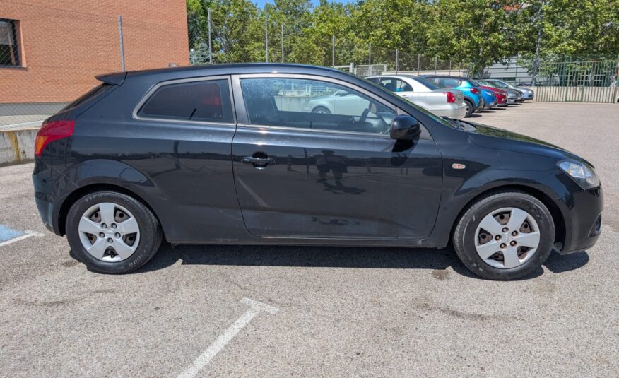 Kia Ceed familiar Pro Ceed 1.4CVVT