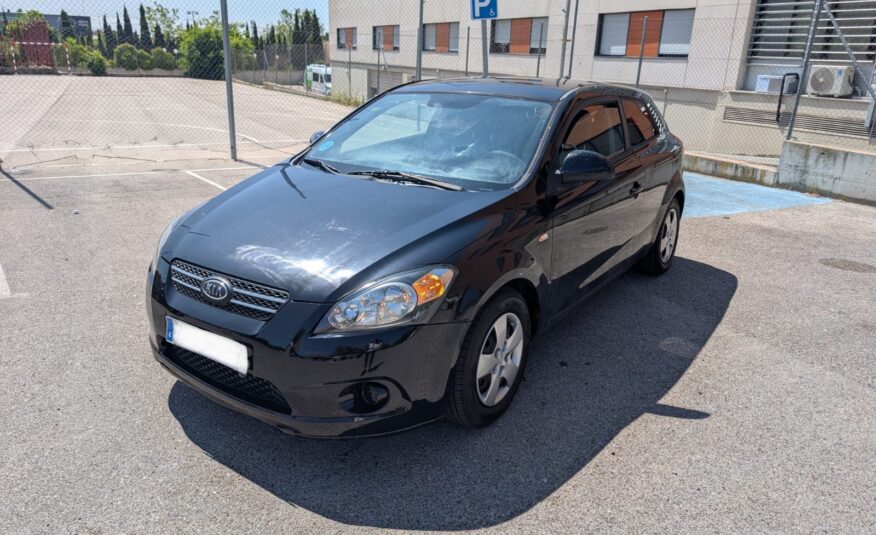 Kia Ceed familiar Pro Ceed 1.4CVVT